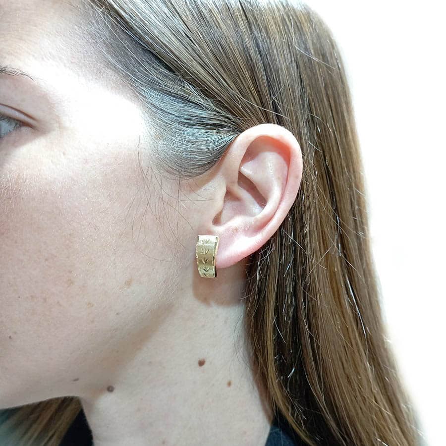 Pendientes oro 18k lapidados oreja
