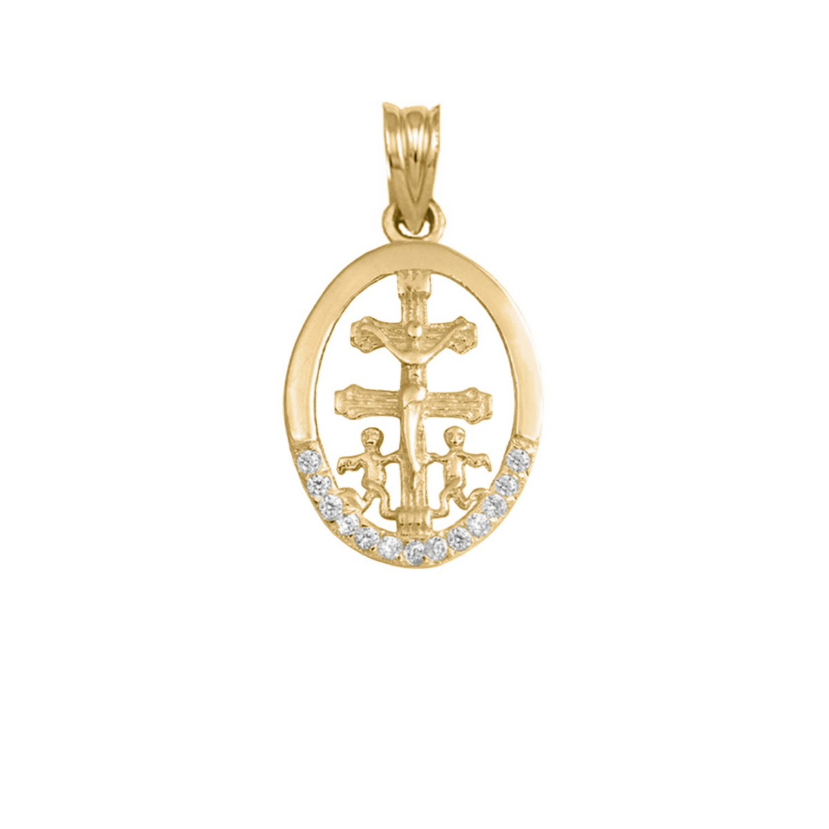 Colgante cruz de Caravaca de plata bañada en oro con cerco oval y circonitas, de 17 mm de alto y 12 mm de ancho, sobre fondo blanco.