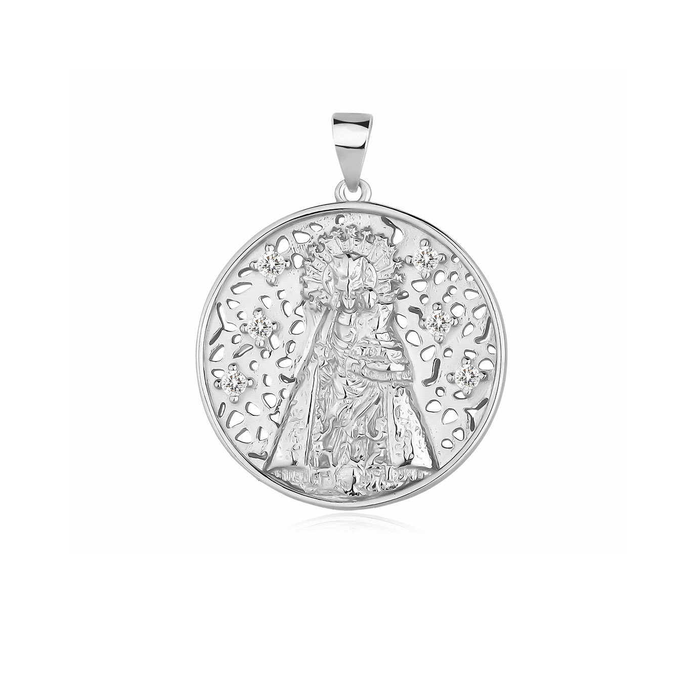 Medalla de la Virgen de los Desamparados de plata con baño de rodio calada con seis circonitas, de 25 mm de diámetro, sobre fondo blanco.