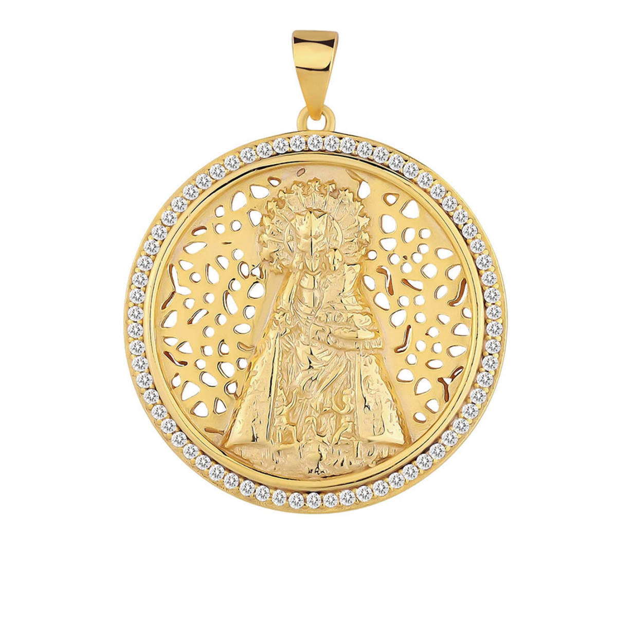 Medalla de la Virgen de los Desamparados de plata bañada en oro calada con cerco de circonitas, de 28 mm de diámetro, sobre fondo blanco.