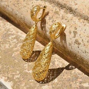 ENDIENTES PLATA chapada en oro PERA CALADO CON CIRCULOS ENTRELAZADOS MATE 151A0181