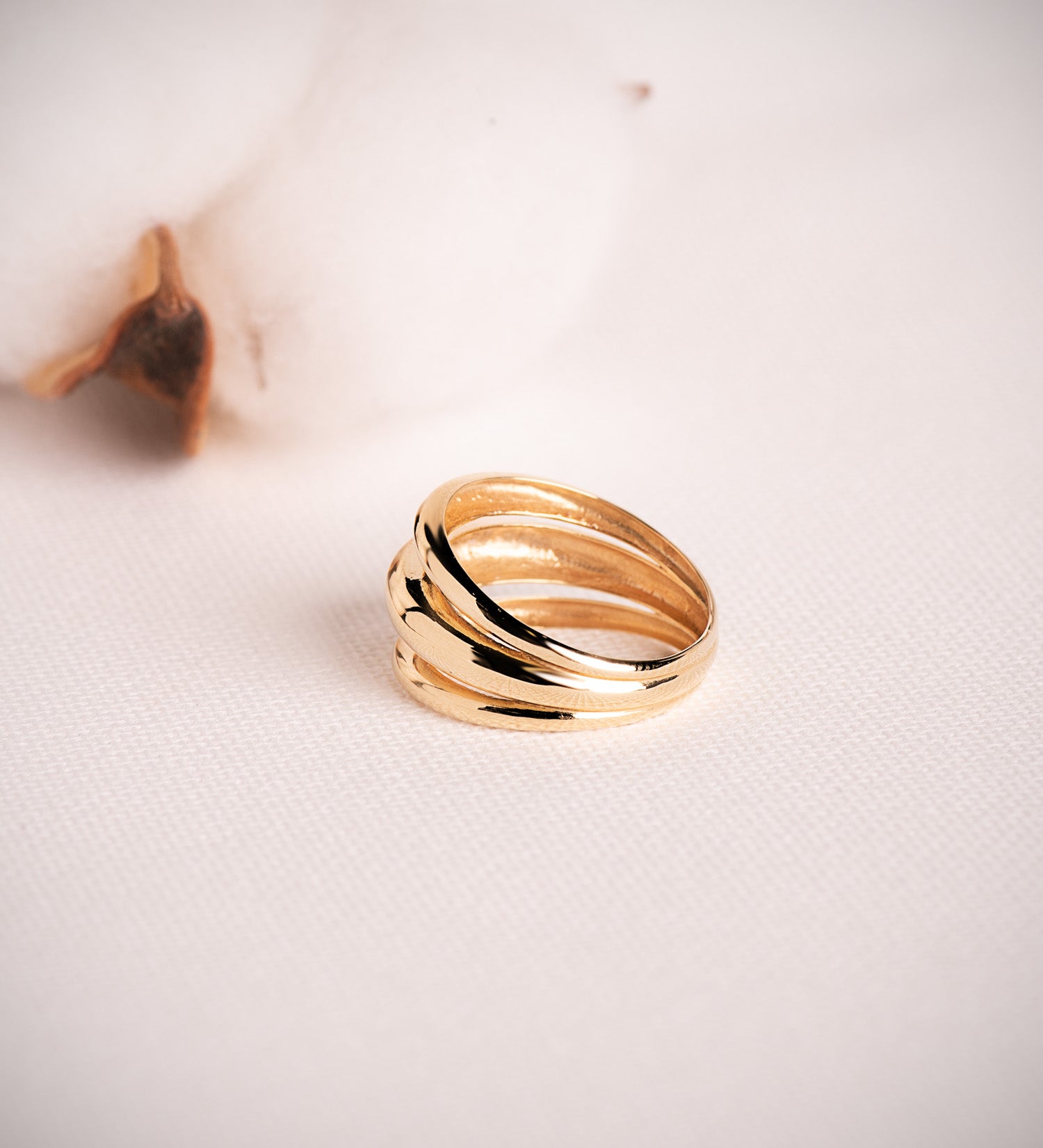Anillo oro 18k tres bandas amarillo en brillo