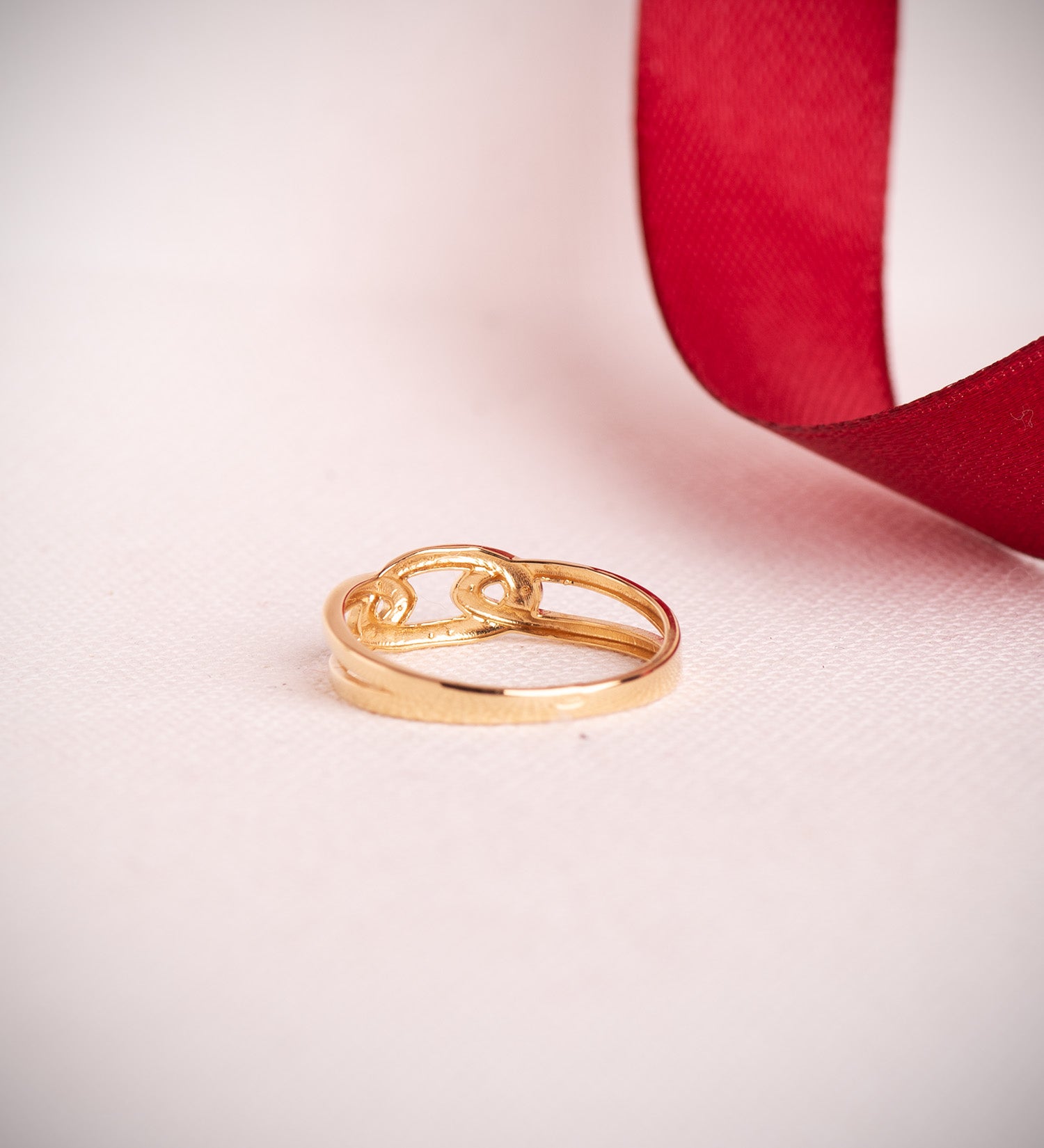 Anillo eslabones calados oro 18k amarillo