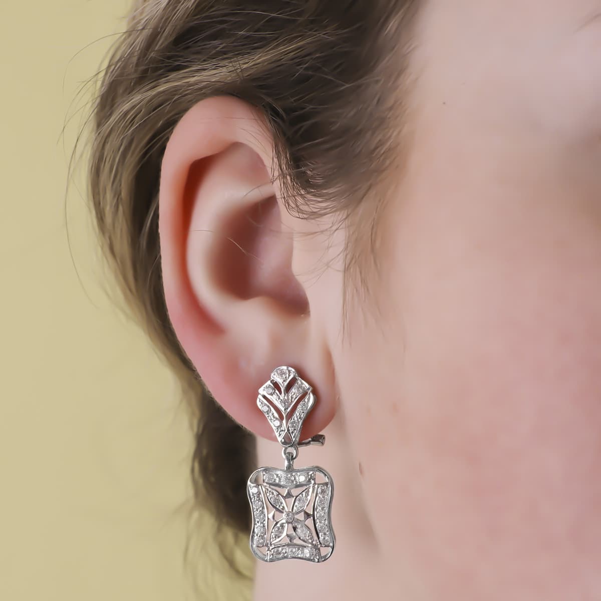 Pendientes de novia de doble cuerpo en oro blanco de 18 quilates, puestos en la oreja, 32x14 mm