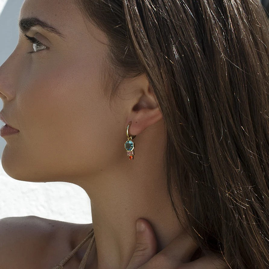 Pendientes de aro de plata de ley 925 con baño de oro y piedras aguamarina, rosa y rubí, 28,5mm.