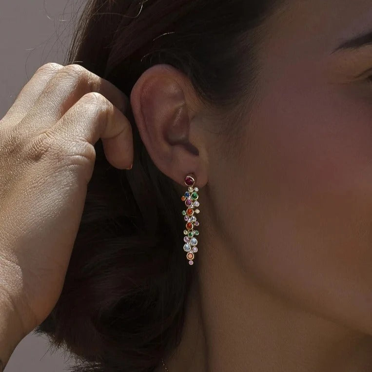 Pendientes largos de plata de ley 925 con baño de oro y piedras multicolor de cuarzo adamantino, 40mm.
