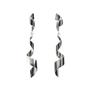 Pendientes largos de plata de ley 925 con diseño serpentina, 64,5mm x 9mm x 1mm.