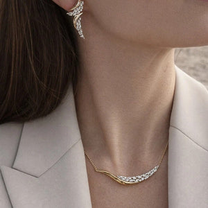 Pendientes bicolor de plata de ley 925 con baño de oro, diseño elegante y circonitas blancas, 46mm x 15,8mm x 4,6mm.