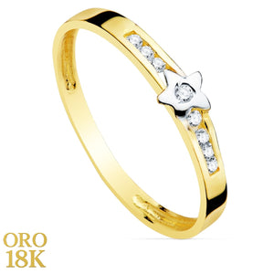 Anillo de oro de ley 18k bicolor para niña de comunión con estrella y carril de circonitas. El ancho del cuerpo son 2mm.
