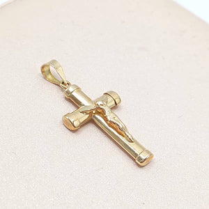 18K CRUZ ORO AMARILLO TUBO CON CRISTO fotos