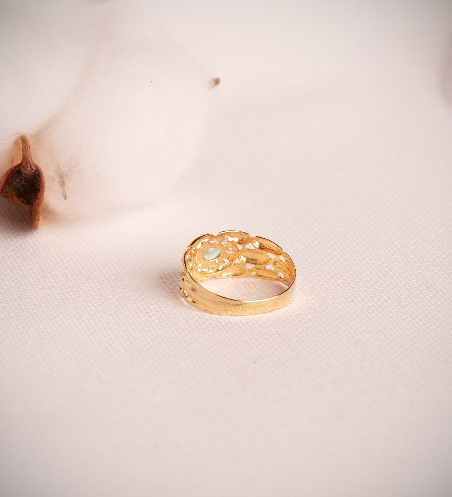 Anillo panter oro 18k con circonitas y esmeralda natural