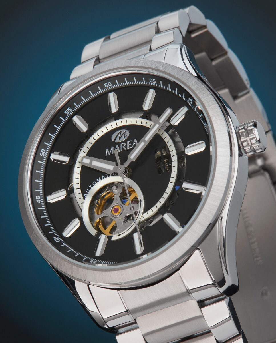 Reloj para hombre Marea, caja de acero inoxidable color plateada de 43 mm, brazalete de acero color plateado, esfera negra - detalle