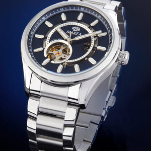 Reloj para hombre Marea, caja de acero inoxidable color plateada de 43 mm, brazalete de acero color plateado, esfera azul marino - detalle