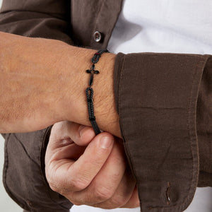 Pulsera de algodón negro con cruz de acero inoxidable, 19 + 3 cm, cierre de mosquetón