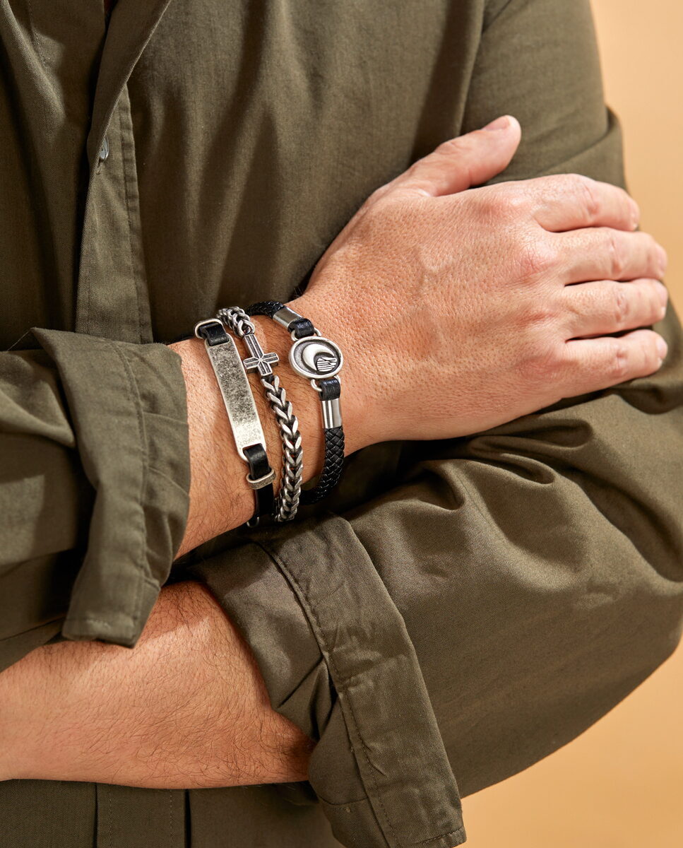 Pulsera de piel negra con placa metálica grabable, 22 cm, cierre de caja