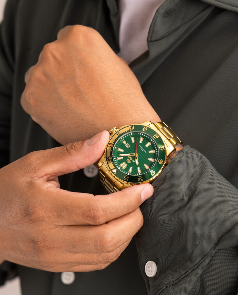 Reloj para hombre Marea, caja de acero inoxidable color dorada de 42 mm, brazalete de acero color dorado, esfera verde - detalle