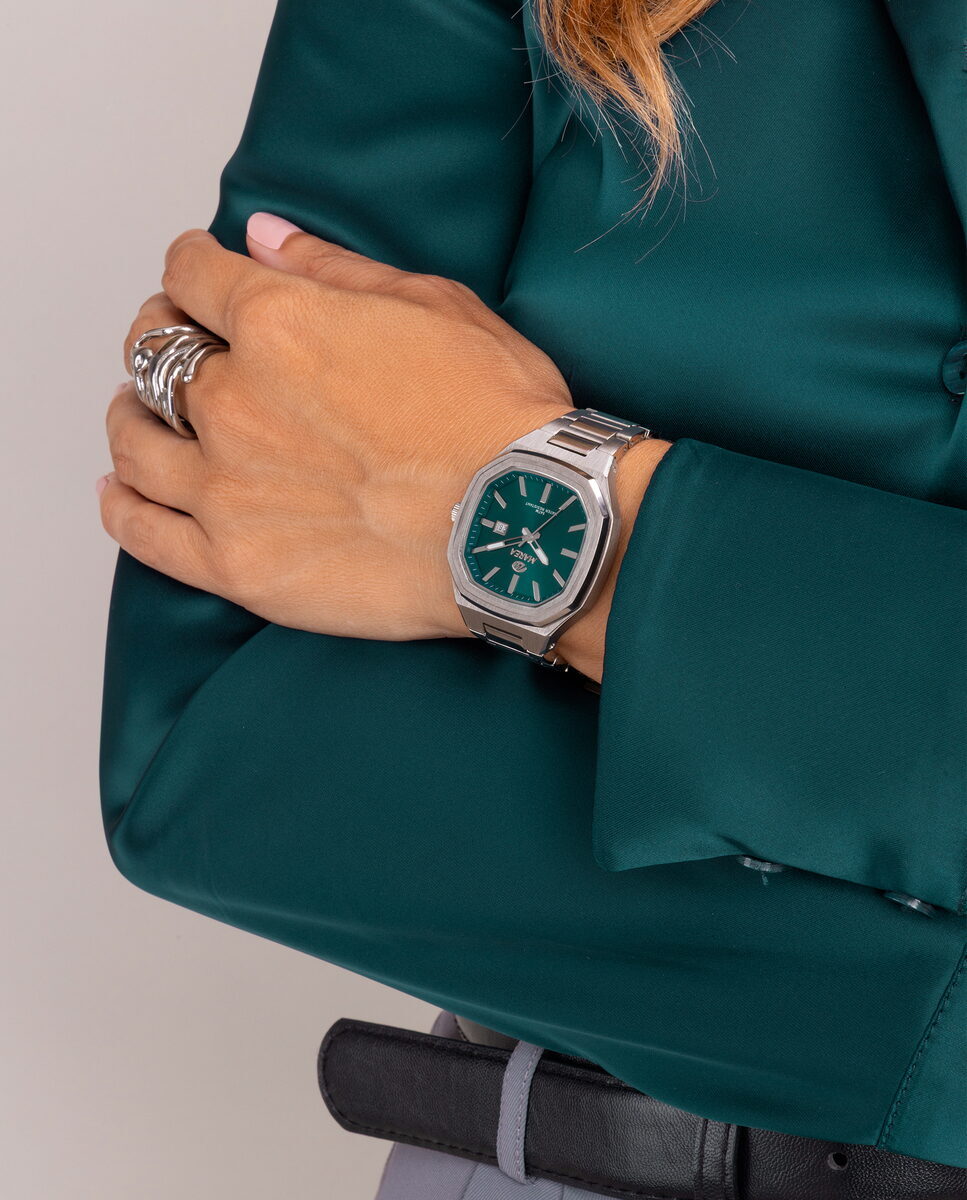 Reloj para mujer Marea, caja de metal color plateada de 34 mm, brazalete de acero color plateado, esfera verde con detalles plateados - detalle