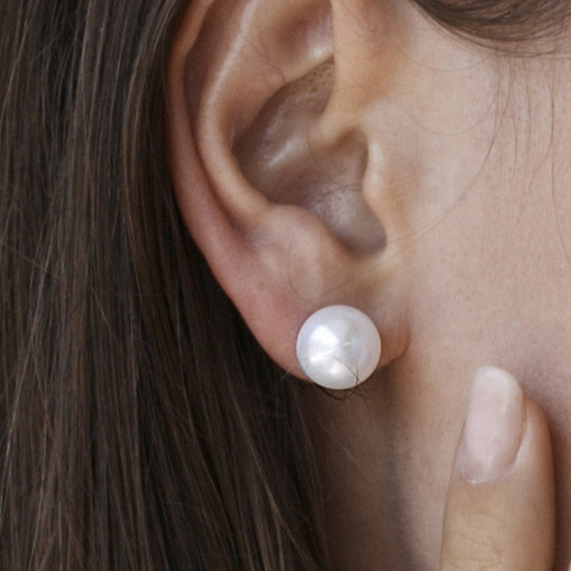 Pendientes de perla chatos de plata de ley 925, diseño clásico, 11,5mm x 11,5mm x 9,5mm.