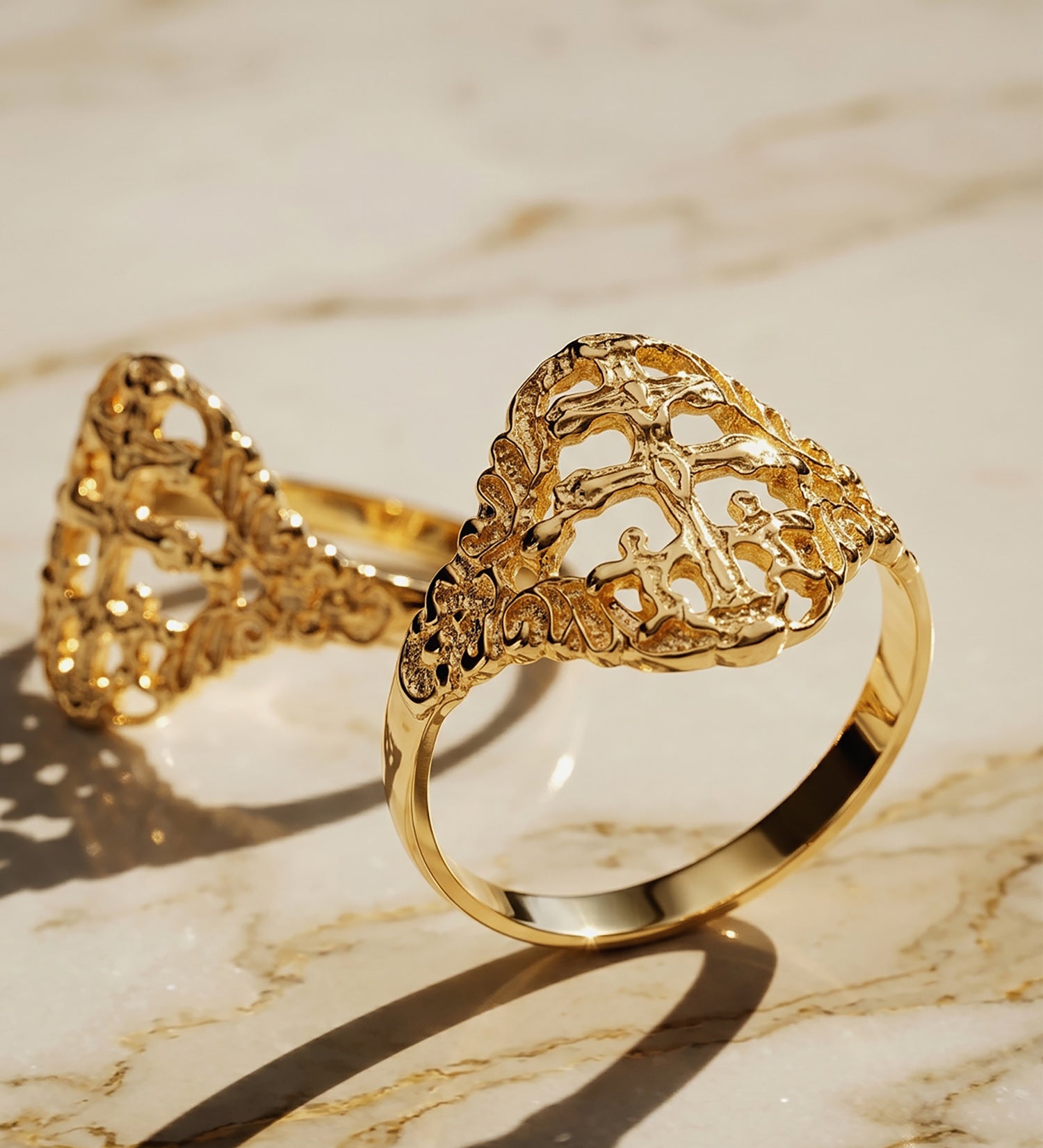 Anillo de oro 18k cruz de Caravaca con cerco