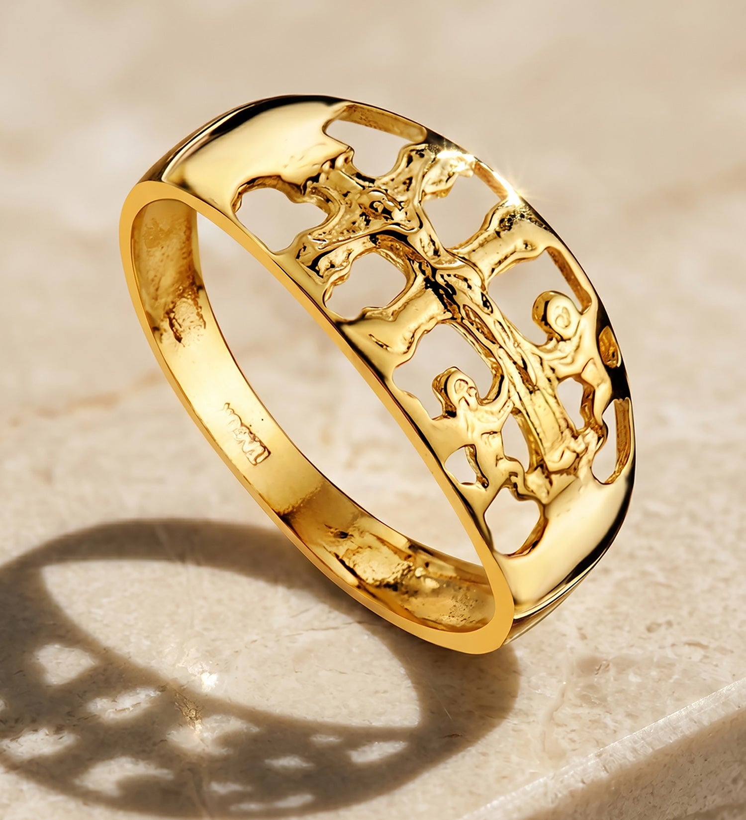 Anillo 18k oro cruz de Caravaca ancho