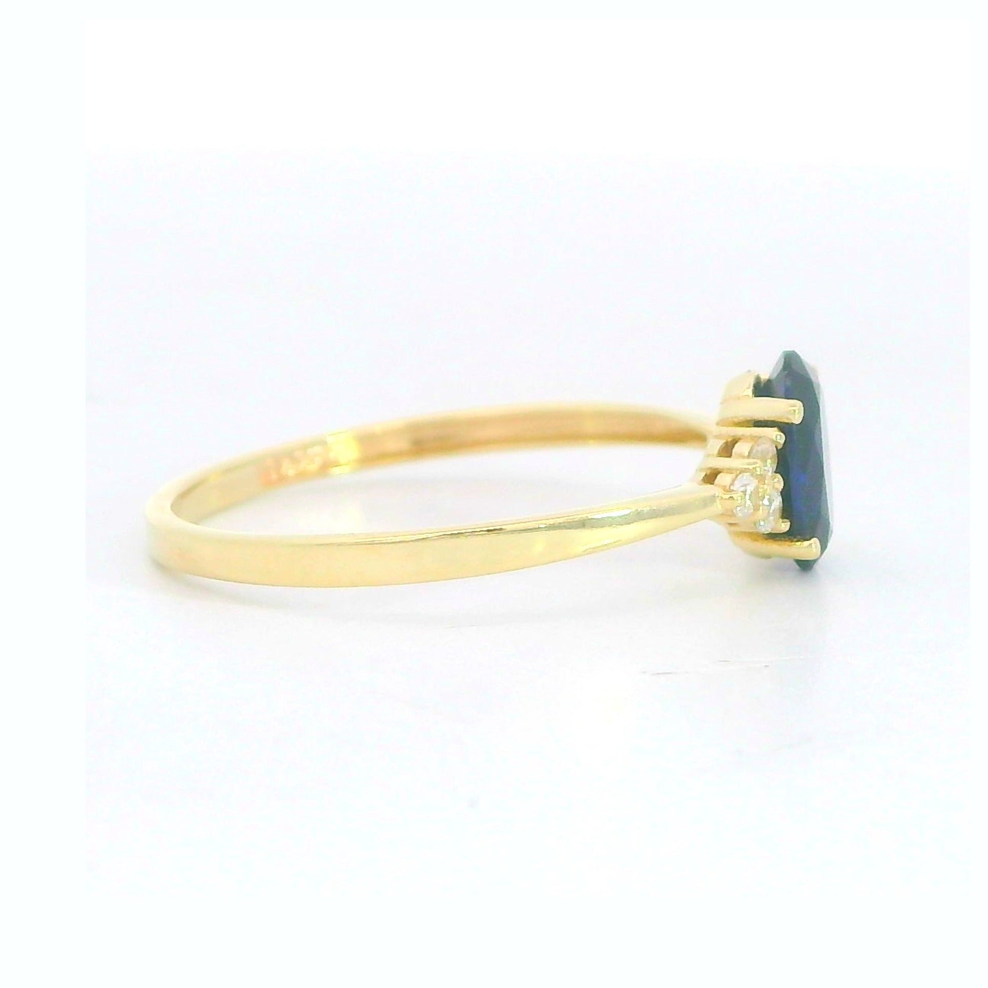 Anillo oro 9 quilates nanozafiro 7x5 mm - detalle de la piedra