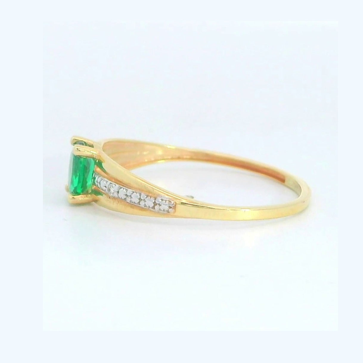 Anillo oro 9k nanoesmeralda 5x4mm - vista lateral