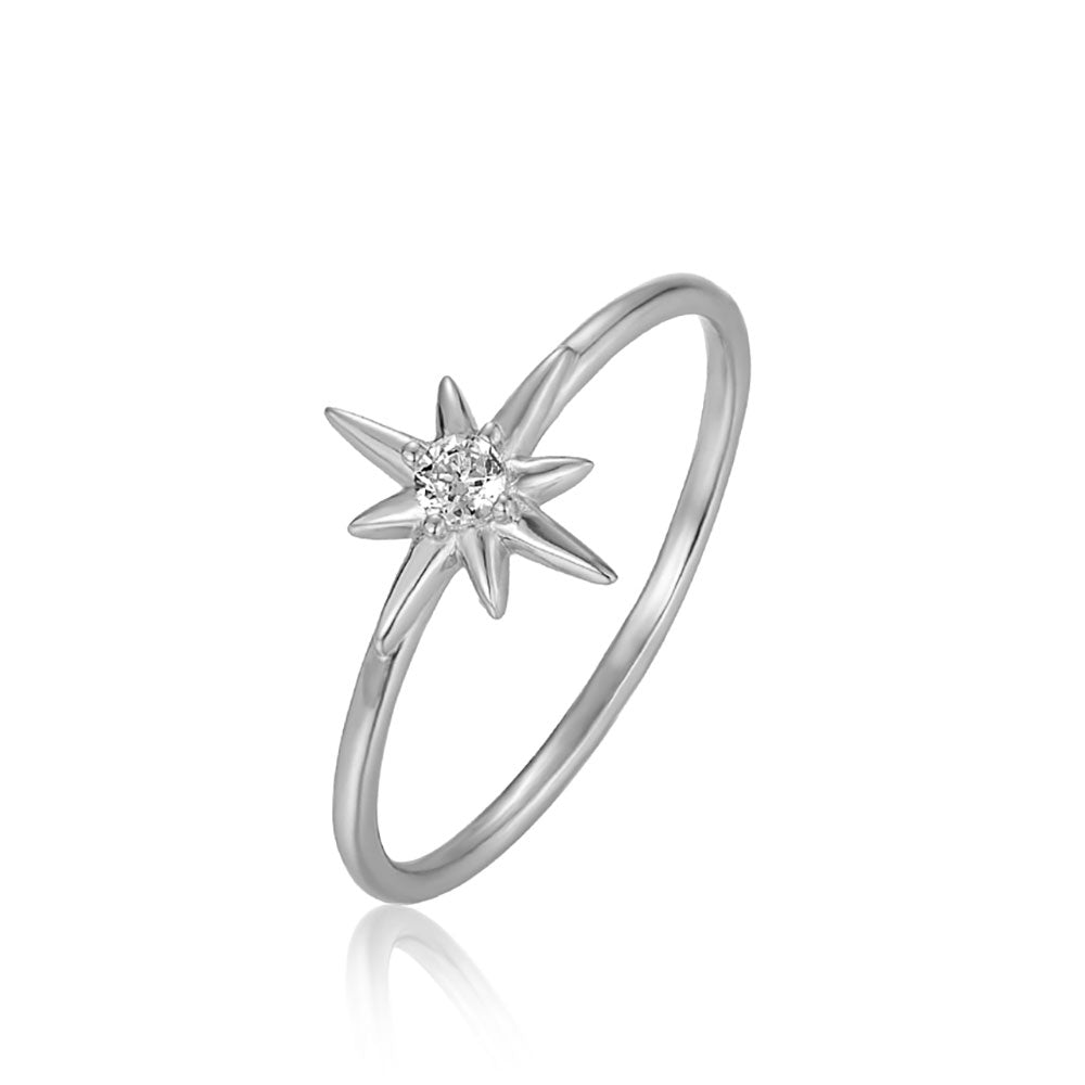 Anillo de estrella con circonita blanca en plata de ley 925 bañada en rodio