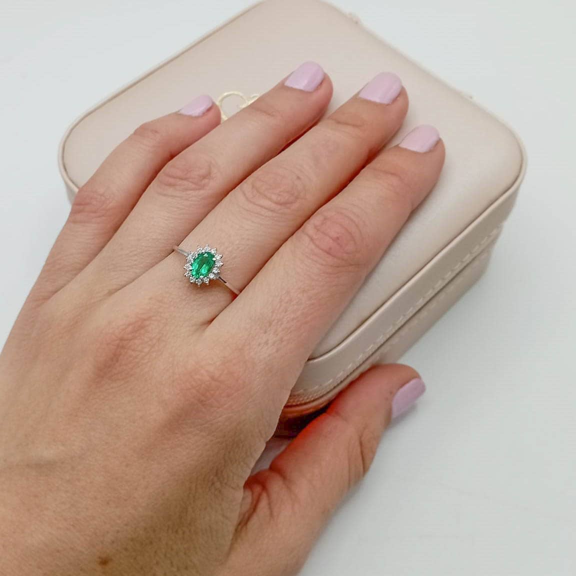 Anillo diamantes esmeralda pequeño - Main Image