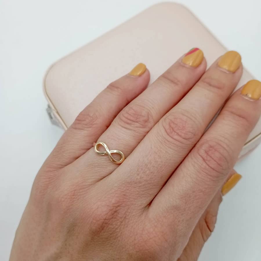 Anillo de oro 18k macizo con infinito