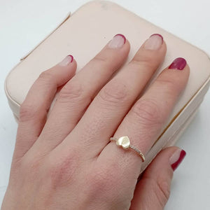 Anillo oro 18k corazón circonitas MANO