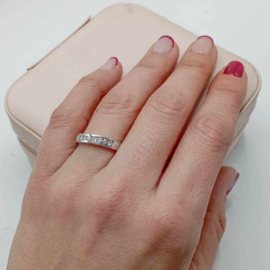Anillo oro blanco 9 diamantes