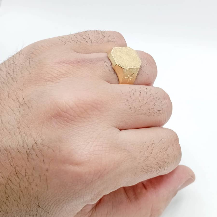 Sello CUADRADO tallado oro 18k mano