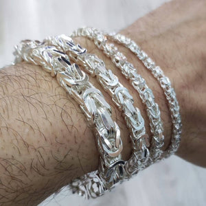 Pulsera plata bizantina mano