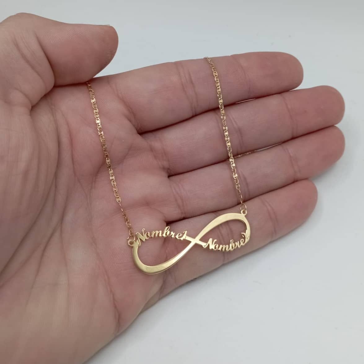Colgante gargantilla oro de ley 18k colgante infinito con dos nombres mano