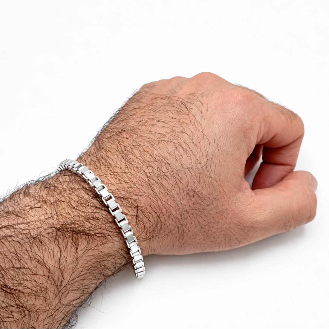 Pulsera de plata de ley 925 de malla veneciana box 5 mm de ancho puesta en mano