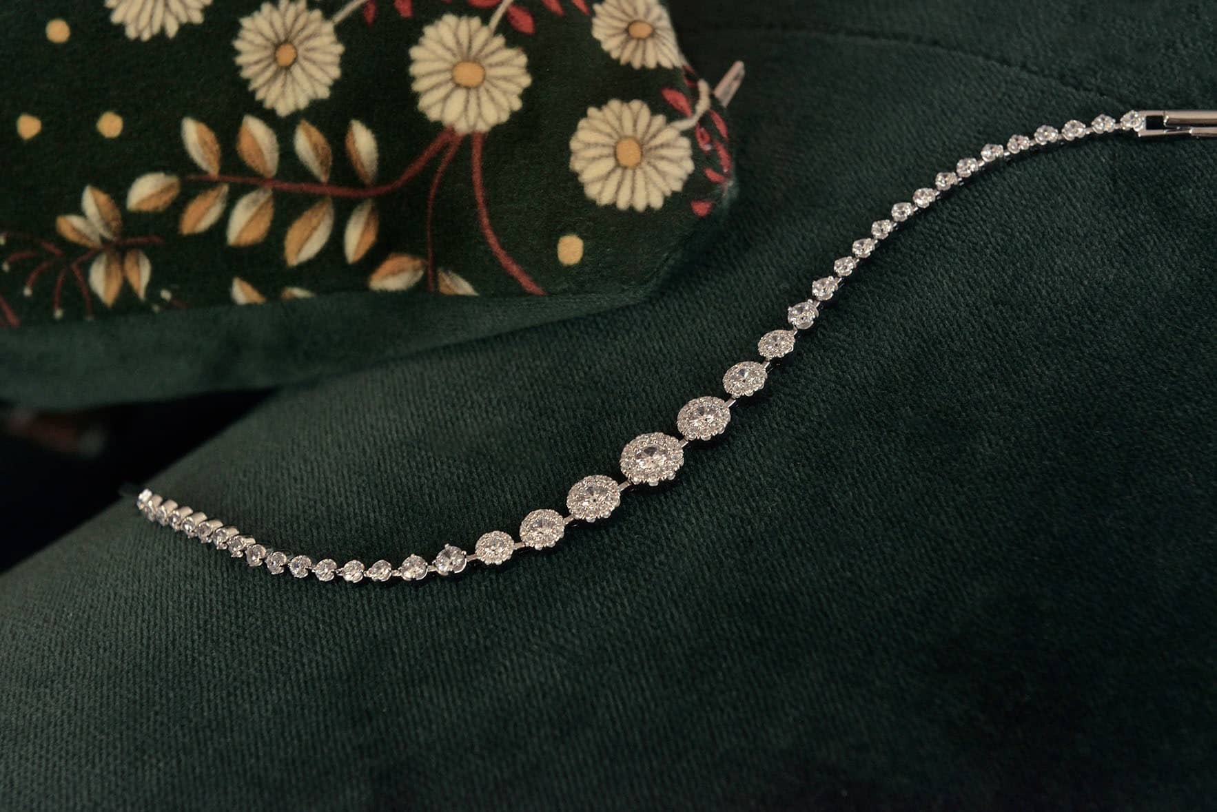 Pulsera SALVATORE PLATA de la colección WEDDING con chatones de circonitas 136P0245 foto