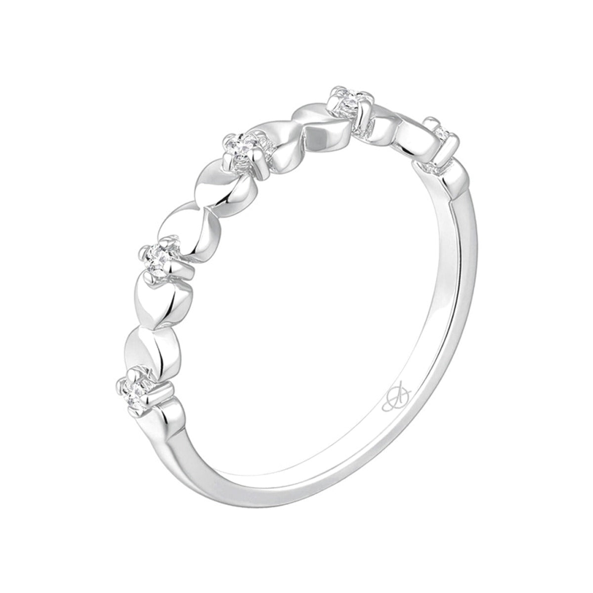 Anillo de plata de ley 925 con carril de circonitas y corazón central