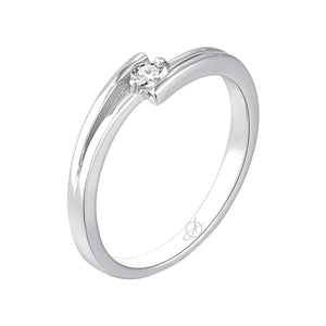 Anillo de plata de ley 925 con circonita central de 5 mm en garras