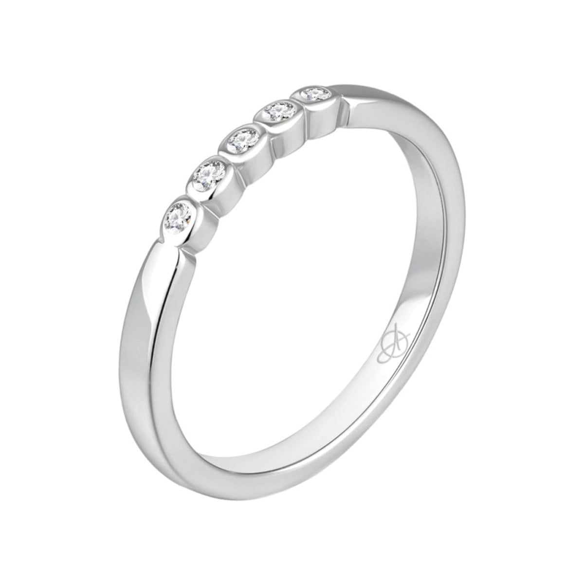 Anillo de plata de ley 925 con cinco circonitas sobre brazo fino