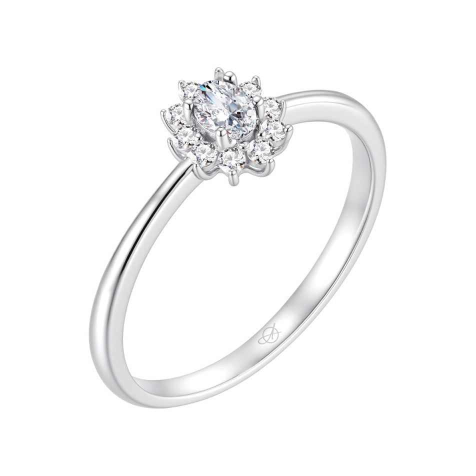 Sortija plata de ley con rosetón de circonitas blancas, 6x7 mm