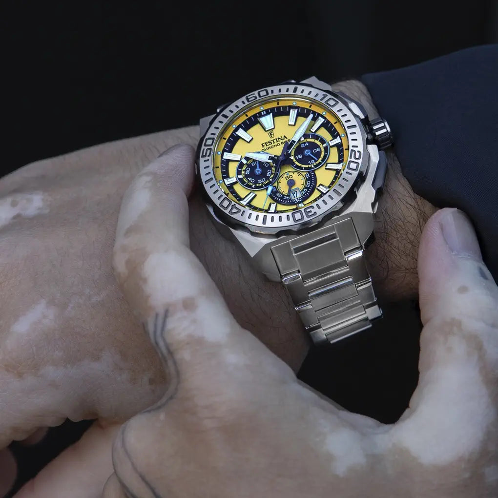RELOJ festina chrono bike con esfera amarilla y bisel plateado foto