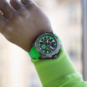 Reloj Festina Chrono Bike F20725/3 puesto en la muñeca