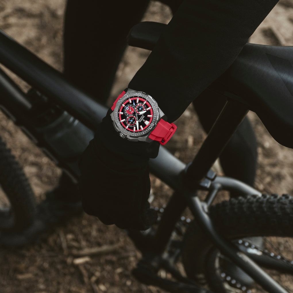 Reloj Festina Chrono Bike F20725/5 puesto en la muñeca