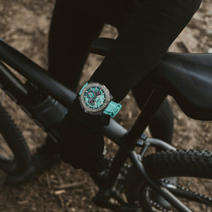 Reloj Festina Chrono Bike F20726/2 puesto en la muñeca