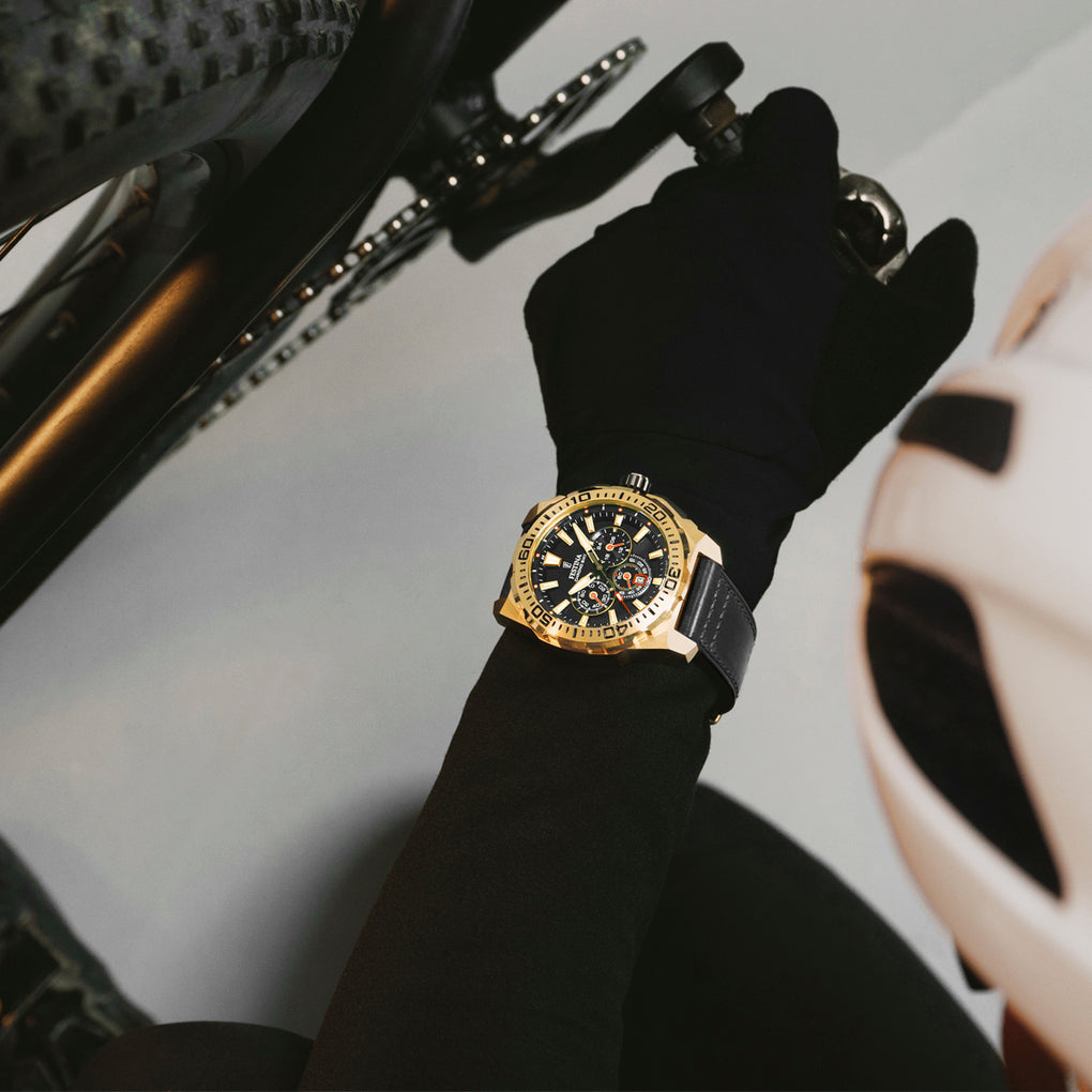 Reloj Festina Chrono Bike F20728/3 puesto en la muñeca