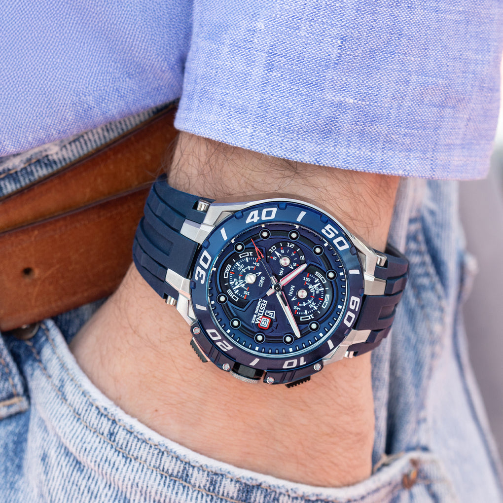 Reloj Festina Chrono Bike F20755/4 puesto en la muñeca
