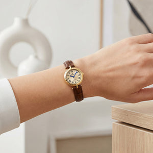 Reloj Festina Mademoiselle F20788/2 puesto en la muñeca