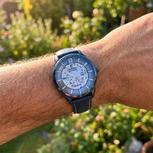Reloj Festina Automatic F20795/1 puesto en la muñeca