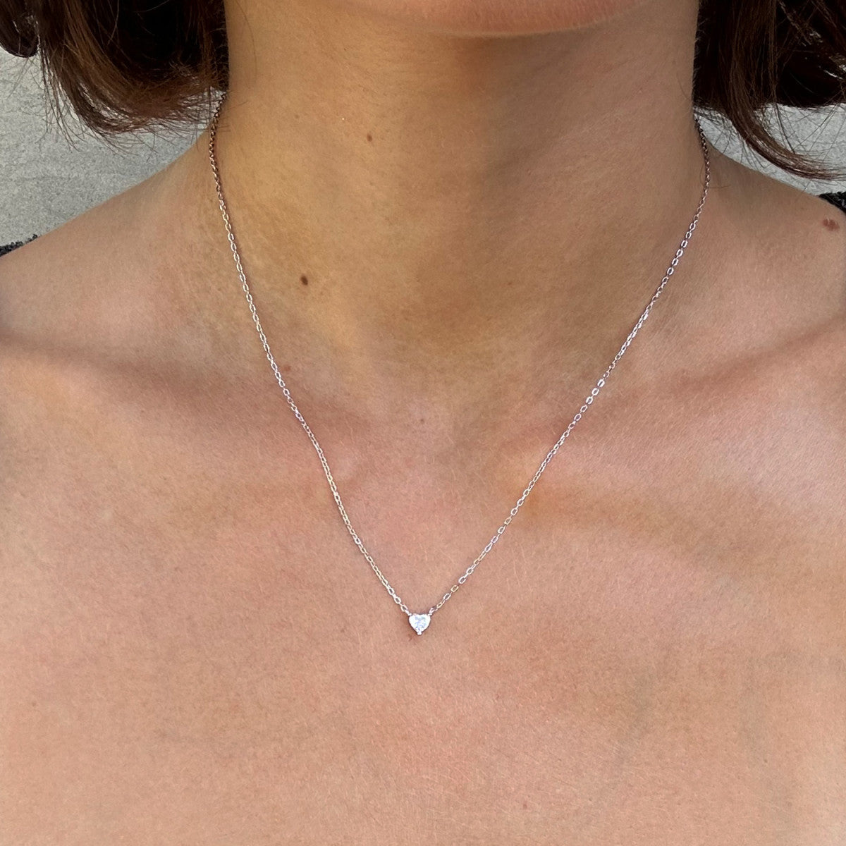 Gargantilla corazón de 4 mm puesta
