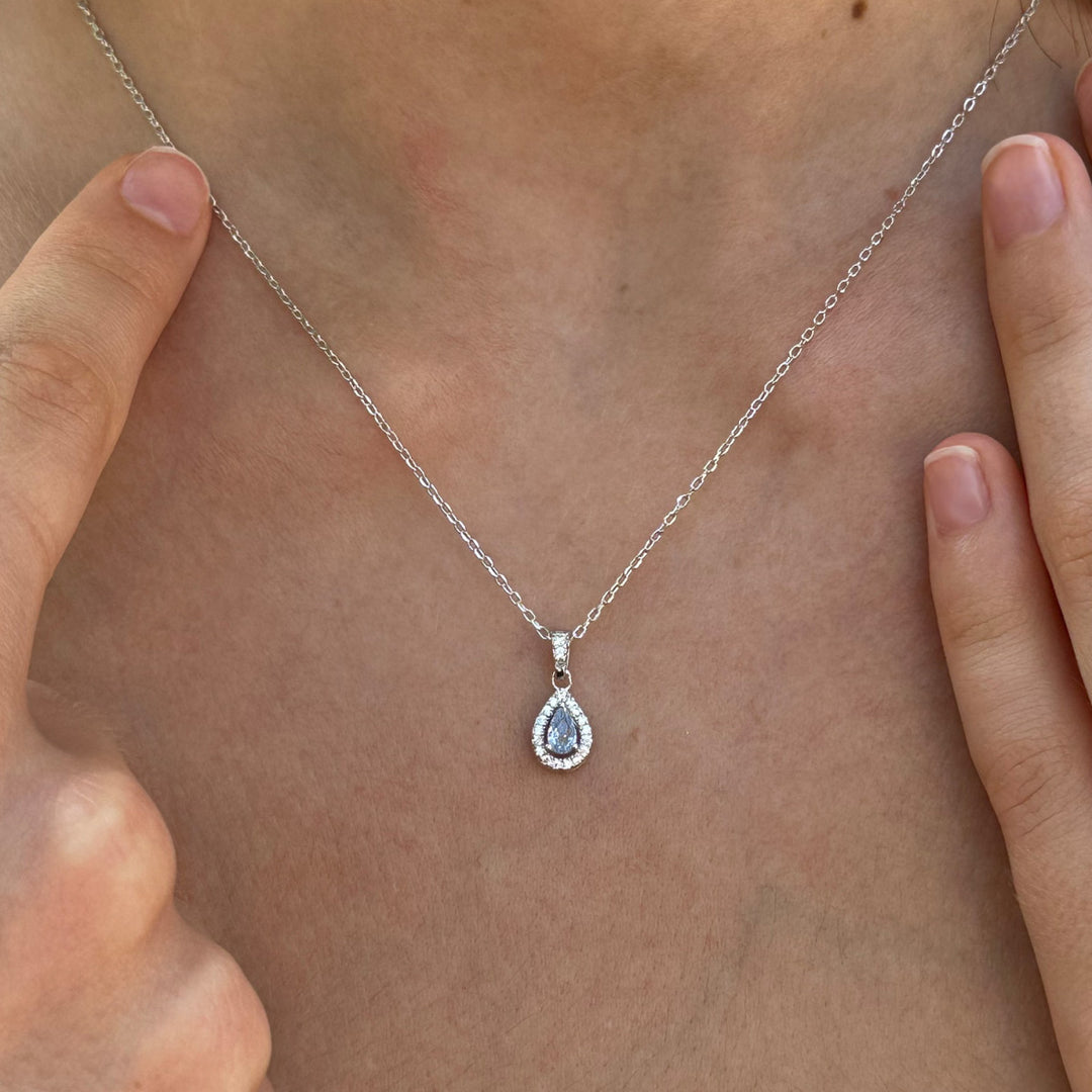 Gargantilla de plata en forma de lágrima con circonita color aguamarina
